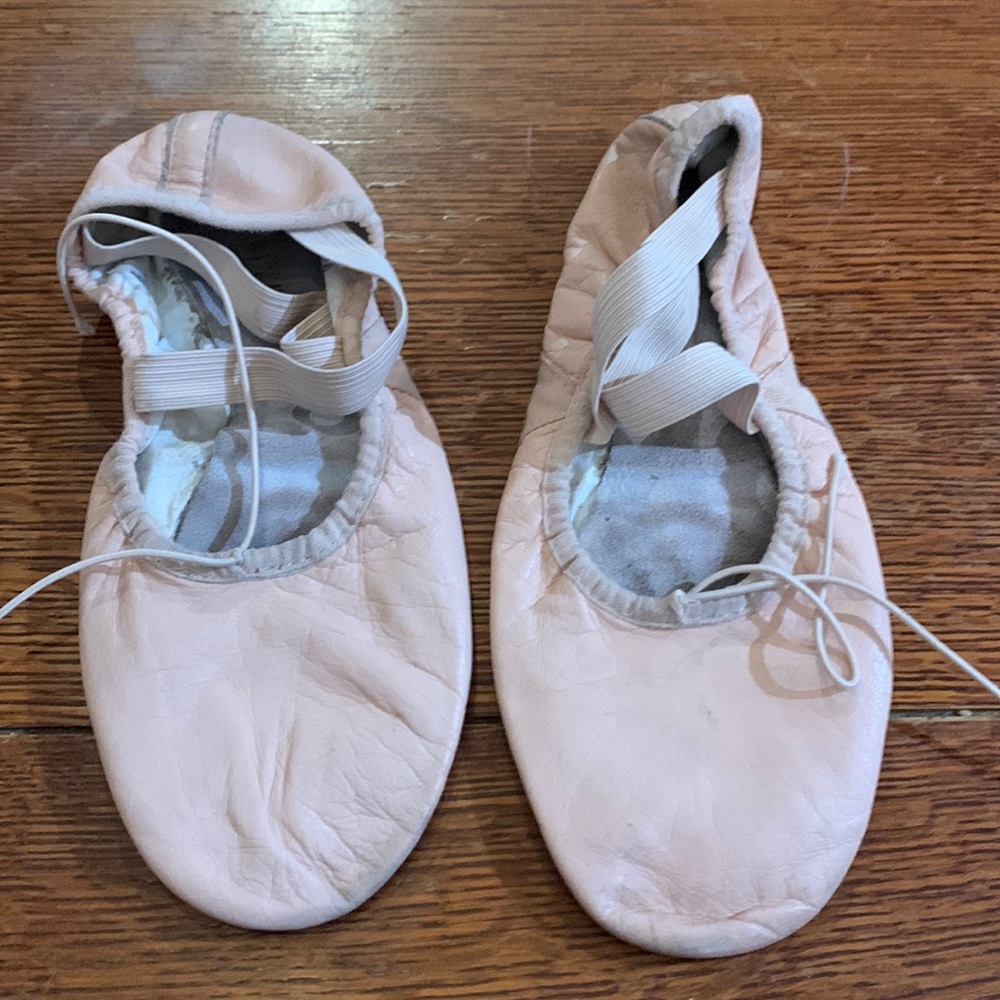 Ballet slippers. BLOCH size 5B.